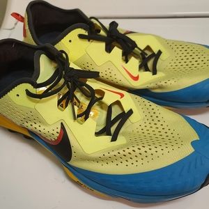 Mens preowned Nike Terra Kiger Size 13- Yellow/Royal Blue and Red
